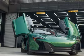Siêu xe McLaren 650S Spider hơn 10 tỷ sơn lột ở Sài Gòn