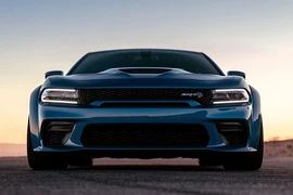 Dodge Charger SRT Hellcat 2020 - chiếc sedan mạnh nhất hành tinh