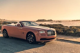 Ngắm xe siêu sang Rolls-Royce Dawn đặc biệt Black Badge