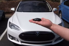 Tesla Model S và Model X mới sẽ không có chìa khóa đi kèm