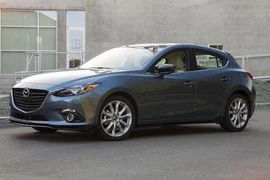 Mazda 3 2016 thay đổi tiện nghi và giá rẻ hơn bản cũ