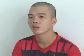 Dụ bé trai ra sân vận động rồi xâm hại tình dục