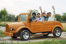 “Siêu xe” bằng gỗ tại Ấn Độ được tạo ra từ tay thợ mộc