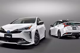 Toyota Prius 2019 hầm hố hơn với gói độ TRD chính hãng 
