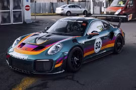 Porsche 911 GT2 RS Clubsport “Vaillant” khoác màu áo huyền thoại 