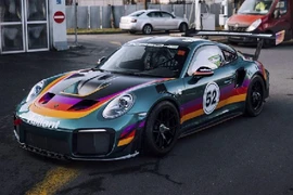 Porsche 911 GT2 RS Clubsport “Vaillant” khoác màu áo huyền thoại 