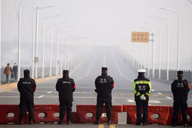 Trung Quốc trừng phạt quan chức tự ý thông báo nới lỏng lệnh phong tỏa Vũ Hán