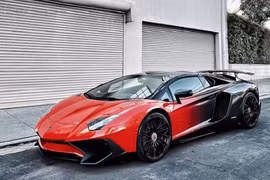 Chris Brown lại thay áo cho Lamborghini Aventador SV Roadster 