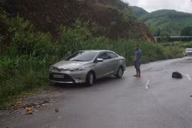 Bắt gã tài xế taxi hiếp dâm bé gái 13 tuổi trên xe bên vệ đường