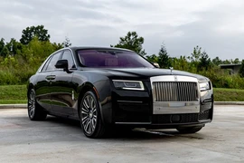 Rolls-Royce Ghost 2024 của sao bóng bầu dục Tom Brady rao bán