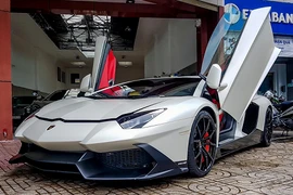 Lamborghini Aventador bản kỷ niệm 50 năm tại Sài Gòn