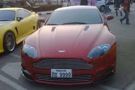 Soi bộ sưu tập siêu xe biển "khủng" của đại gia Lào