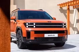 Cận cảnh Hyundai SantaFe Hybrid 2024 từ 705 triệu đồng