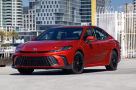 Toyota Camry 2025 sắp ra mắt Đông Nam Á được nâng cấp những gì?