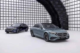 Mercedes-Benz E-Class L 2024 hạng sang chào hàng tại Trung Quốc