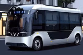 Cận cảnh xe buýt VinFast điện cỡ nhỏ và ôtô chuyên chở học sinh