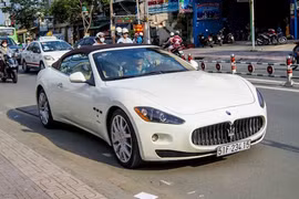 Siêu xe tiền tỷ Maserati Gran Cabrio lăn bánh tại Sài Gòn