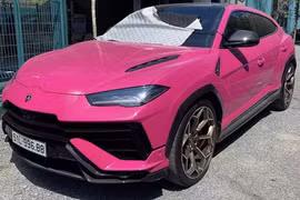 Lamborghini Urus hơn 16 tỷ "màu hường" biển số 100 triệu ở TP.HCM