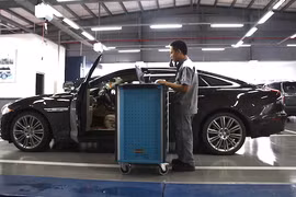 Xế sang Jaguar Land Rover được “chăm sóc” sao tại VN?