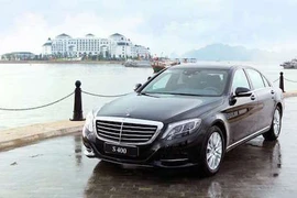 Cặp đôi Mercedes S-Class cập bến Vinpearl Hạ Long Bay