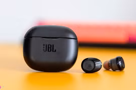 Chi tiết tai nghe True Wireless giá rẻ nhất từ JBL