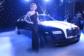 Rolls-Royce Wraith giá 35 tỷ đầu tiên về Việt Nam năm 2017