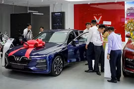 Xe ôtô nhập và lắp ráp “đua” phí trước bạ tới 100% để hút khách