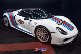 Porsche 918 Spyder "diện áo" Martini cực đẹp, độc nhất Philippines