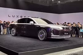 Maextro S800 của Huawei từ 3,25 tỷ đồng, "giống" Maybach S-Class