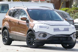 "Tóm gọn" SUV Ford Escape 2017 lộ diện hoàn toàn 