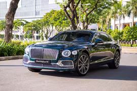 Cận cảnh Bentley Flying Spur V8 chính hãng, không dưới 20 tỷ đồng