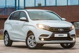 Soi Lada XRay “đấu” Hyundai i20 Active giá chỉ 180 triệu