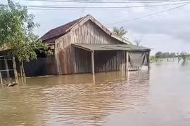 Bị điện giật tử vong khi nhà ngập lụt