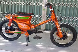 Dân chơi Tây Ninh tự chế Honda Super Cub chạy điện