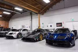 Cả dàn siêu xe đỉnh cao triệu đô “xếp lốp” chờ bảo dưỡng