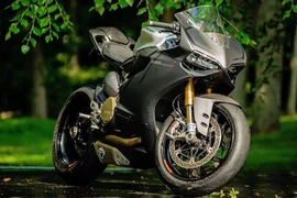 Bản độ siêu môtô Ducati 1199 Panigale S “full carbon” từ Mỹ