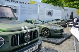 Đại gia Đặng Lê Nguyên Vũ khoe dàn xe hơn 100 tỷ đồng 