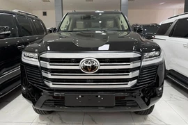 Toyota Land Cruiser 2025 “bằng xương bằng thịt” hơn 4,5 tỷ tại Việt Nam