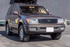 Toyota Land Cruiser chạy chán 26 năm vẫn bán được hơn 2 tỷ đồng