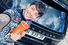 Minh Nhựa khoe Range Rover SVAutobiography chục tỷ biển "thần tài nhỏ"