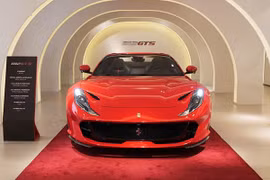 Siêu xe Ferrari 812 GTS mui trần, triệu đô sắp về Việt Nam?