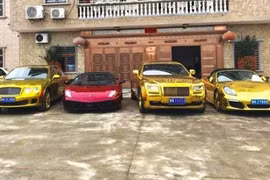 "Phát sốt" với loạt ôtô dát vàng của đại gia Trung Quốc