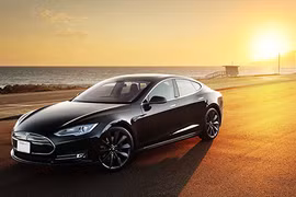 Xem siêu xe điện Tesla Model S trổ tài lội nước