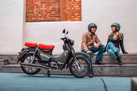 Honda Super Cub C125 mới gần 100 triệu tại Việt Nam nâng cấp gì?