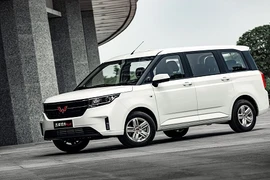 Cận cảnh minivan Wuling Hong Guang Plus 2020 mới của Trung Quốc
