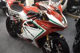 Siêu môtô MV Agusta F4 RC 2015 giá 1,3 tỷ cập bến VN