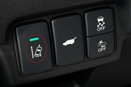 Những hãng xe ôtô có hệ thống hỗ trợ giữ làn đường tốt nhất