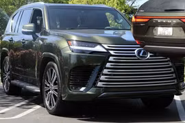 “Chuyên cơ mặt đất” Lexus LX600 màu độc Terrane Khaki tại Hà Nội