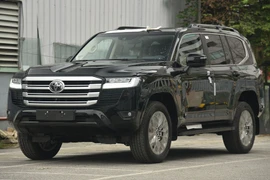 Toyota Land Cruiser LC300 "chủ tịch" đạt doanh số kỷ lục tại Việt Nam