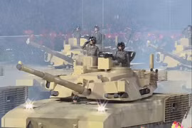 Nghi vấn vũ khí Triều Tiên phô diễn trong duyệt binh không phải là "hàng thật"